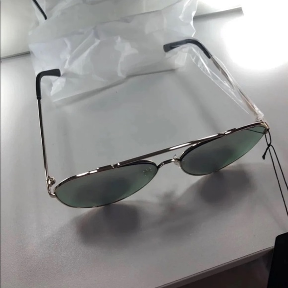 Rose Gold aviator Sunglasses ☀️ - Picture 4 of 5